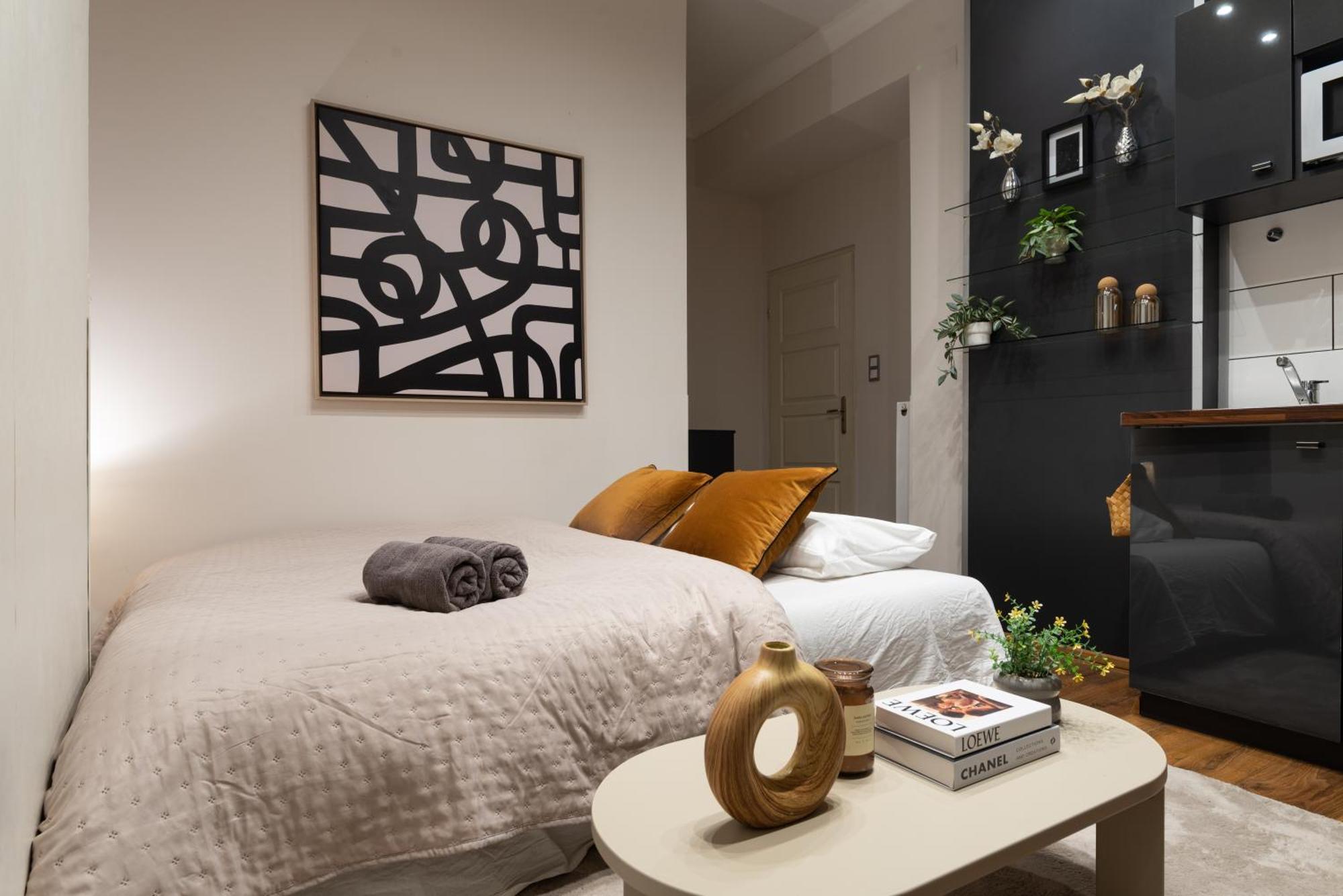 Chic Central 1Br Retreat Near New York Cafe With View Budapest Exterior photo