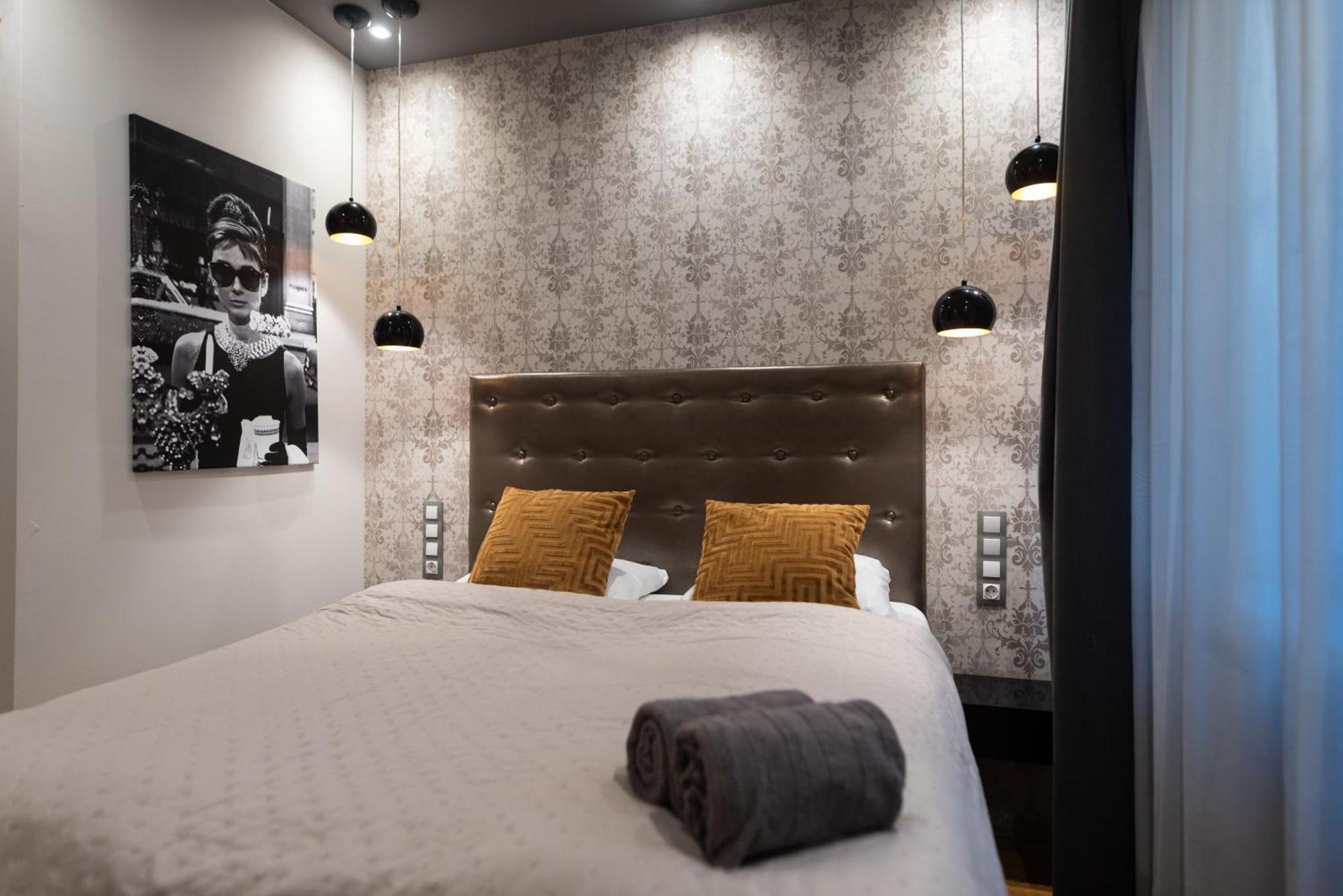 Chic Central 1Br Retreat Near New York Cafe With View Budapest Exterior photo